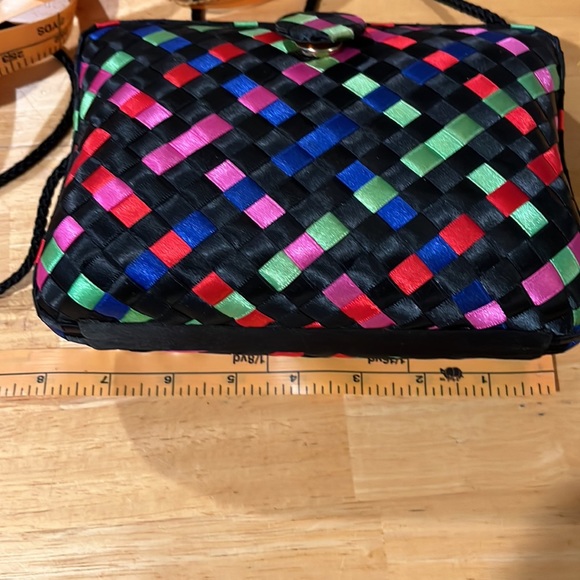 💚#833 EUC Genie Ribbon Hardshell Crossbody - Picture 9 of 11